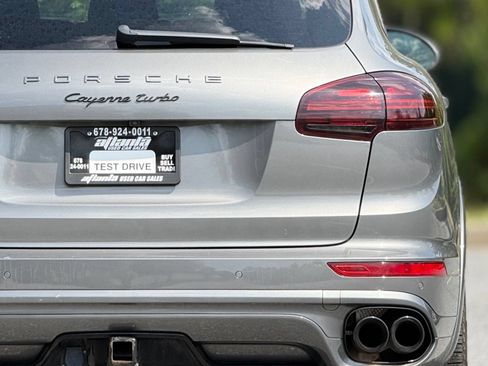 Used 2017 Porsche Cayenne S AWD/4WD image 17