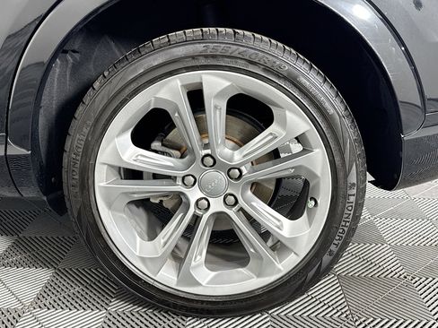 Used 2018 Audi Q3 2.0T Premium Plus w/ Premium Plus Package image 36