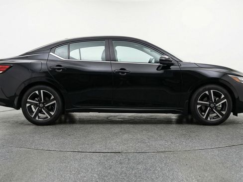Used 2025 Nissan Sentra SV image 11