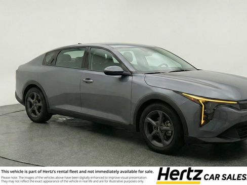 Used 2025 Kia K4 LXS image 1