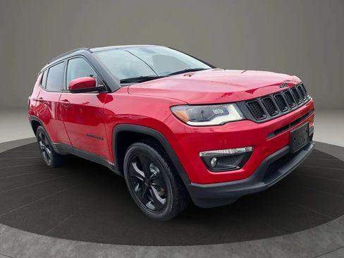 Used 2020 Jeep Compass Latitude AWD/4WD image 3