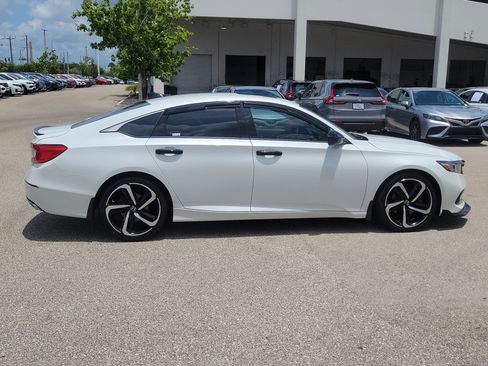 Used 2022 Honda Accord Sport image 3