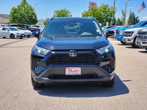 Used 2025 Toyota RAV4 XLE AWD/4WD image 5