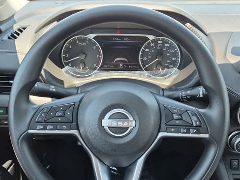 Used 2025 Nissan Sentra SV FWD image 15