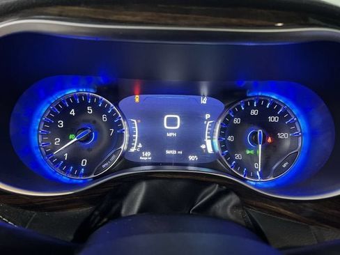 Used 2022 Chrysler Pacifica Limited FWD image 12