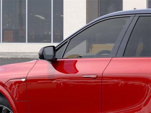 New 2026 Cadillac Lyriq V image 12