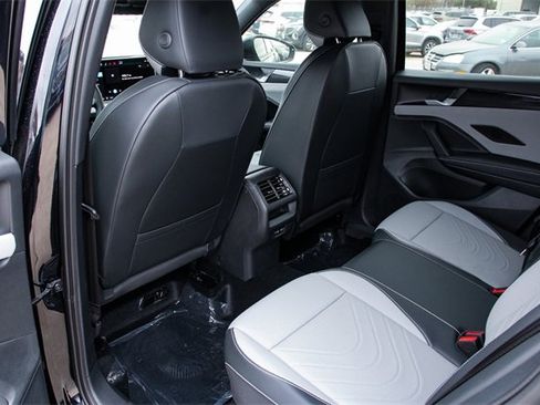 New 2026 Volkswagen Tiguan SE R-Line image 26