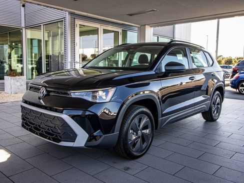 New 2026 Volkswagen Taos S image 9