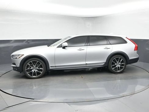 Used 2018 Volvo V90 T6 Cross Country w/ Convenience Package AWD/4WD image 4