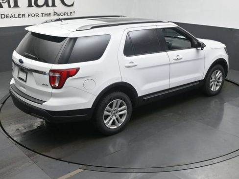 Used 2019 Ford Explorer XLT w/ Equipment Group 202A AWD/4WD image 41