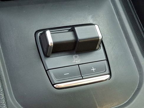 Used 2024 GMC Sierra 2500 AT4 w/ AT4 Preferred Package image 25