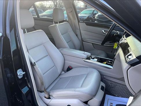 Used 2016 Mercedes-Benz E 250 Sedan w/ Premium Package image 10