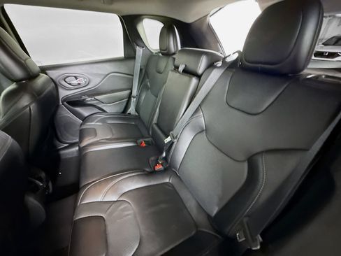 Used 2023 Jeep Cherokee Altitude Lux image 29