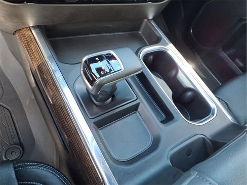 Used 2024 GMC Sierra 1500 Elevation image 24