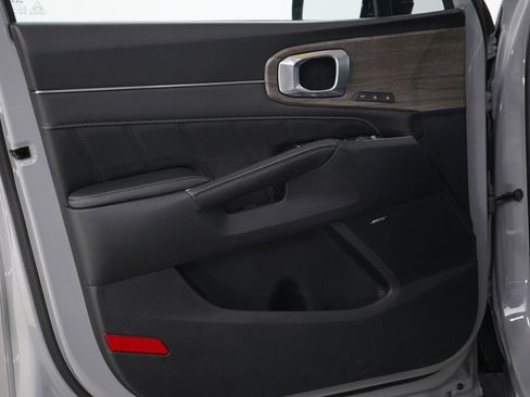 Used 2023 Kia Sorento SX Prestige image 21