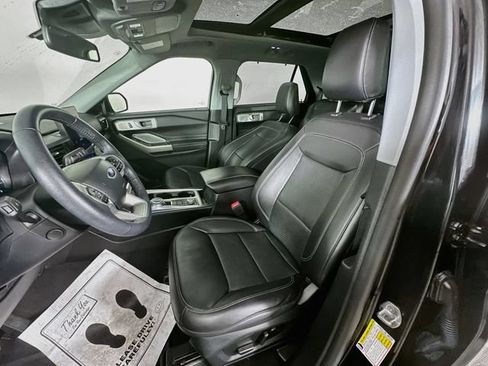 Certified 2023 Ford Explorer Limited w/ Limited Technology Package AWD/4WD image 30