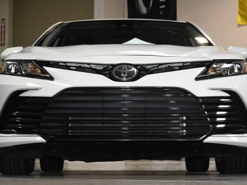 Used 2021 Toyota Camry LE image 81