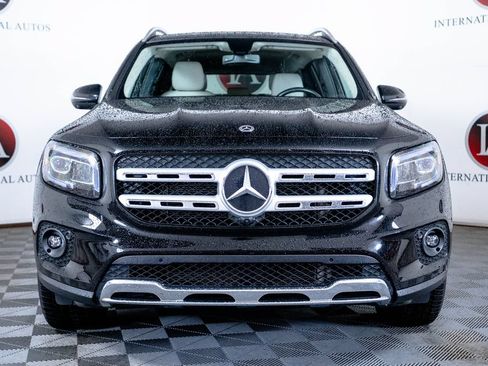 Used 2023 Mercedes-Benz GLB 250 4MATIC image 2