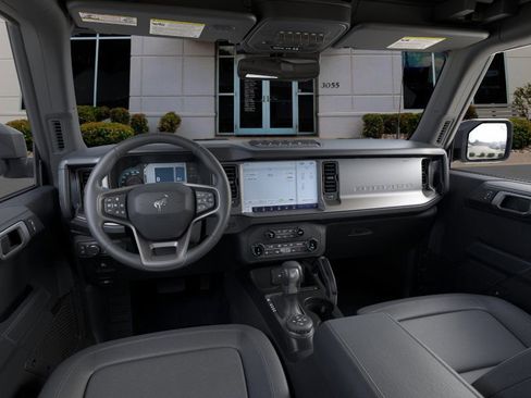 New 2025 Ford Bronco Badlands image 10