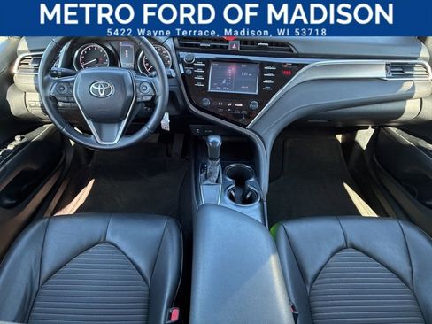 Used 2018 Toyota Camry SE w/ Moonroof Package image 14