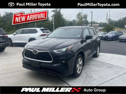 Used 2023 Toyota Highlander LE