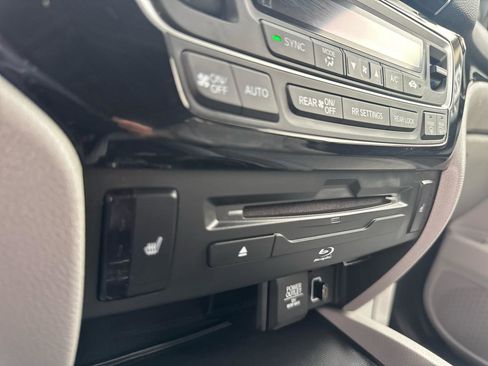 Used 2019 Honda Pilot Touring image 34