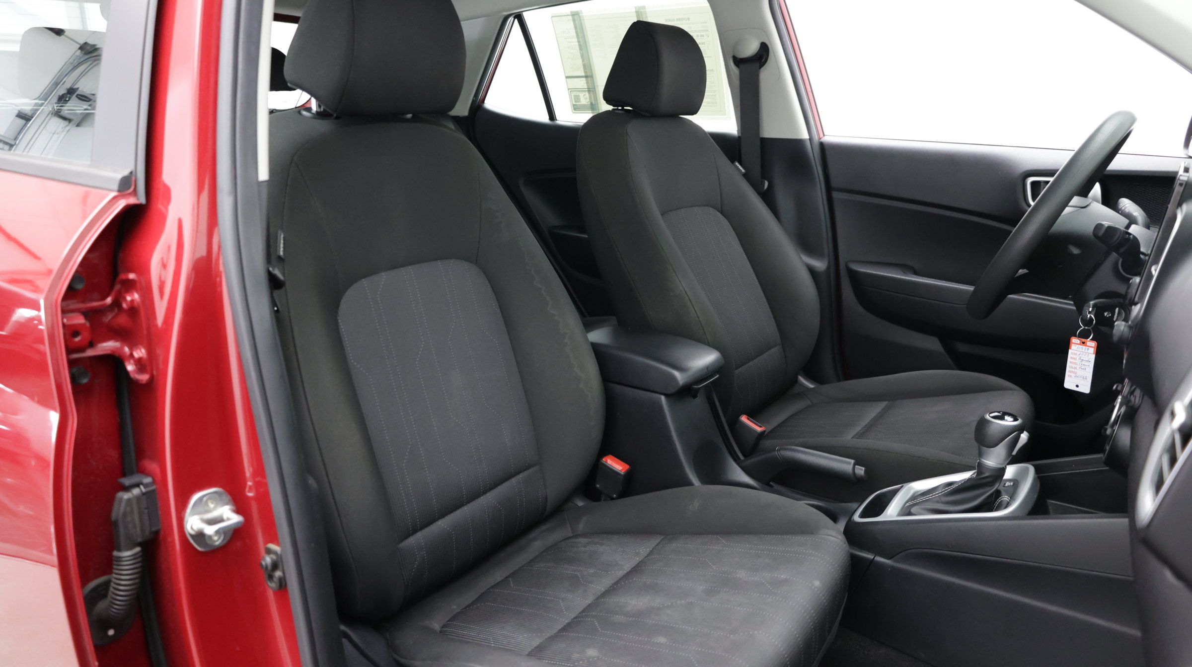 Used 2023 Hyundai Venue SE FWD image 33