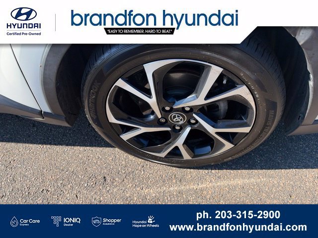 Used 2019 Toyota C-HR XLE FWD image 32