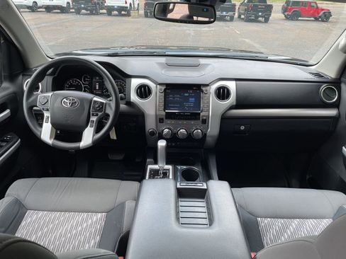 Used 2021 Toyota Tundra SR5 w/ SR5 Upgrade Package AWD/4WD image 23