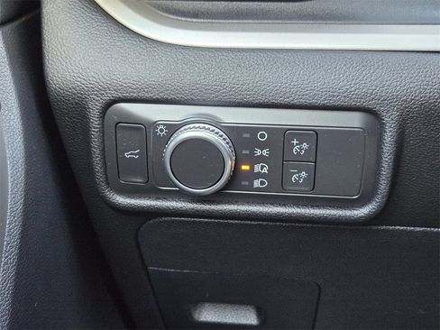 Used 2022 Ford Explorer XLT image 24