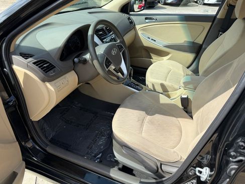 Used 2012 Hyundai Accent GLS w/ Premium Pkg 3 FWD image 9