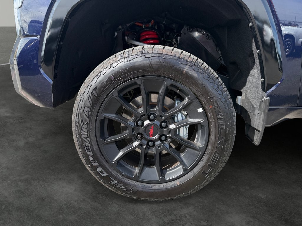 Used 2026 Toyota Tundra Platinum w/ TRD Off-Road Package AWD/4WD image 4