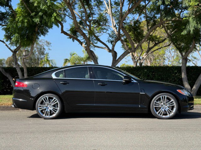 Used 2010 Jaguar XF Supercharged RWD image 8