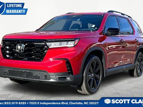 Used 2025 Honda Pilot Black Edition image 3