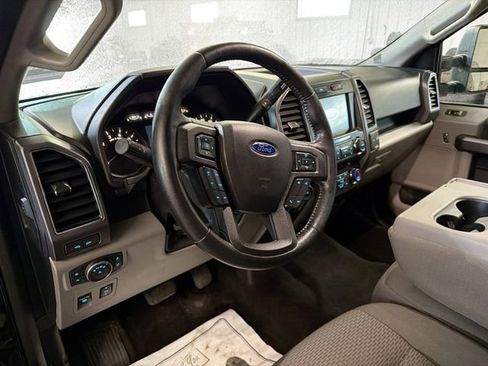 Used 2019 Ford F150 XLT w/ Equipment Group 302A Luxury image 8