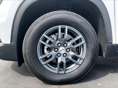 Used 2025 GMC Acadia Elevation AWD/4WD image 9