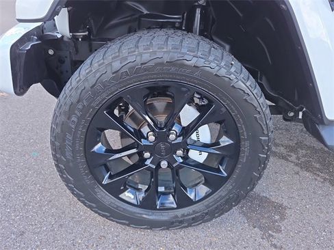 Used 2021 Jeep Gladiator Overland image 9