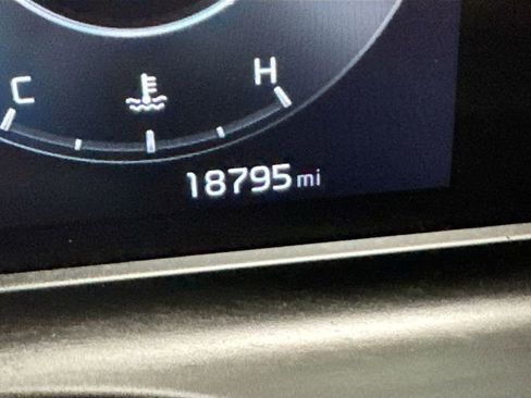 Used 2024 Kia Seltos SX image 12