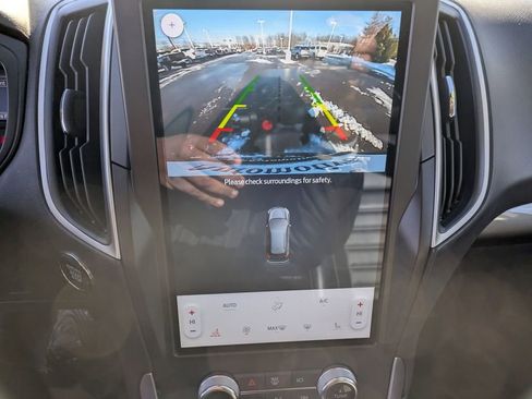 Used 2024 Ford Edge SEL image 17