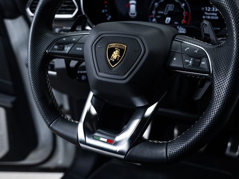 Used 2022 Lamborghini Urus AWD/4WD image 54