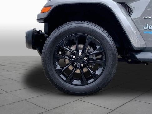 Used 2021 Jeep Wrangler Unlimited Sahara w/ Cold Weather Group AWD/4WD image 11
