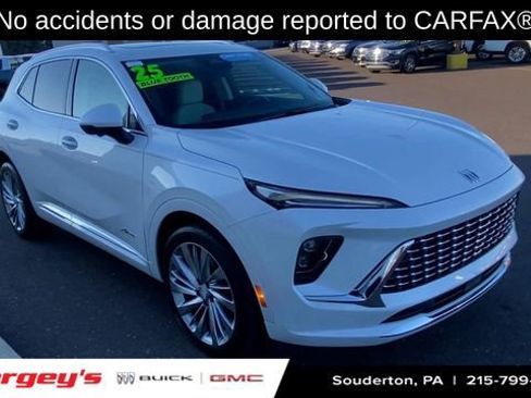 Certified 2025 Buick Envision Avenir image 2