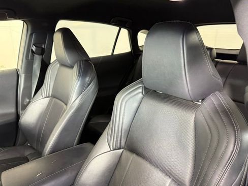 Used 2021 Toyota Venza XLE image 14