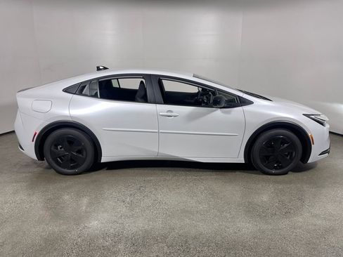 New 2026 Toyota Prius Plug-In Hybrid image 2