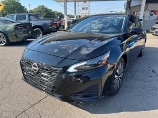 Used 2023 Nissan Altima 2.5 SV image 1