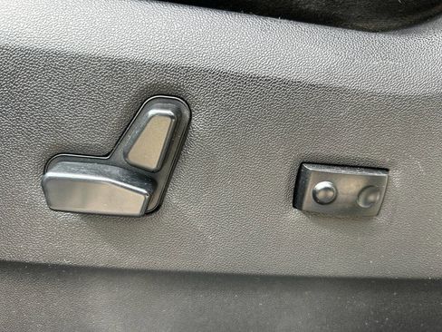 Used 2016 Dodge Grand Caravan SXT w/ Rear Park Assist Package FWD image 27