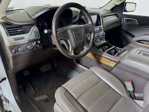 Used 2019 GMC Yukon Denali w/ Denali Ultimate Package AWD/4WD image 7