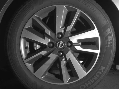 Used 2025 Nissan Versa SV image 12