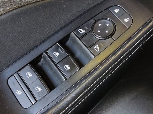 Used 2021 Nissan Rogue SV FWD image 27