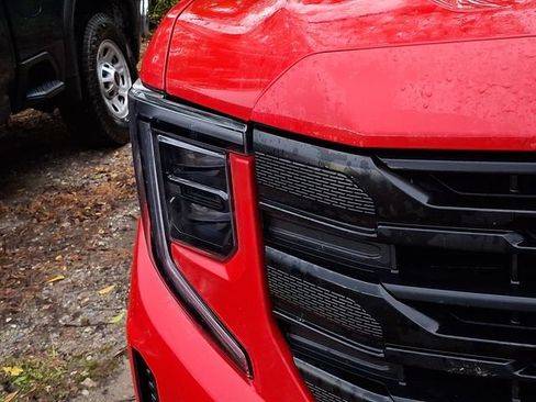 Used 2023 GMC Sierra 1500 Pro w/ Graphite Edition AWD/4WD image 7